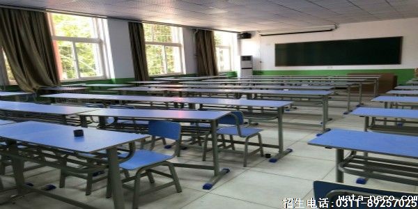 华体汇登录首页教室.jpg