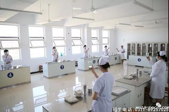 石家庄医学高等专业学校实训2.jpg