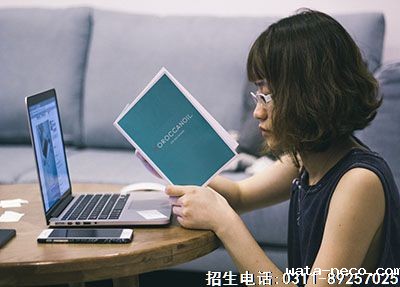 口腔医学技术专业的学生