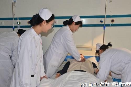 华体汇登录首页护理实训心肺复苏教师演示.jpg