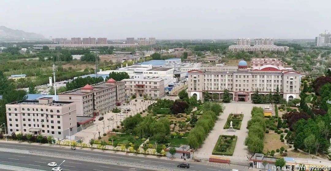 华体汇登录首页鸟瞰学校图片.jpg